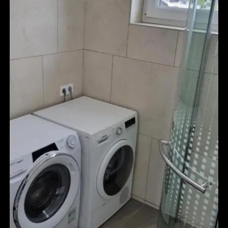Muric Apartman 7 아파트